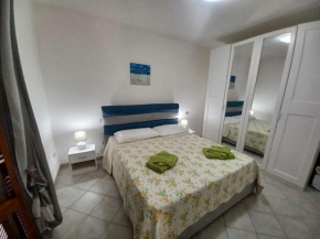 CASA SIBILLA bi-locale con terrazza a 60 metri dal mare Marinella
